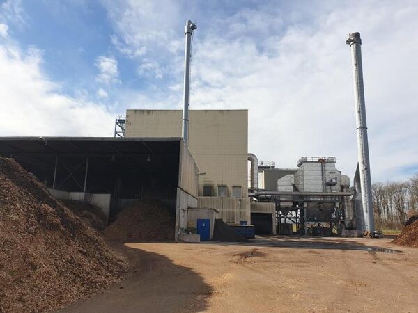 large-used-5-mw-biomass-fuelled-power-plant-used-50-hz-600x450